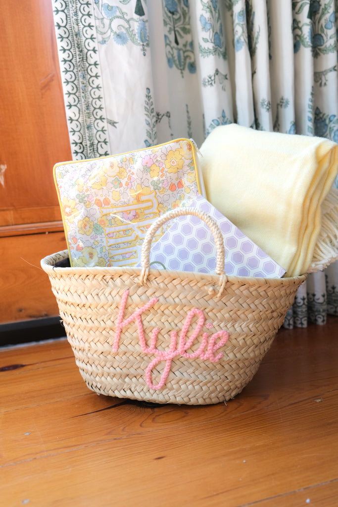 NEW COLORES COLLECTIVE Ellis Hill